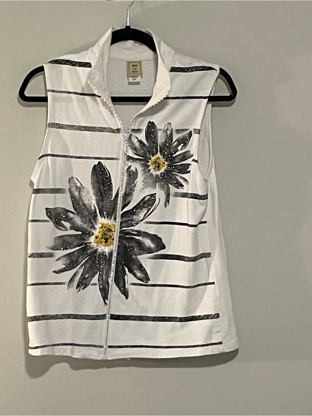 Sleeveless White Floral Zip-Front Top with Gray Stripes. Item # 11496